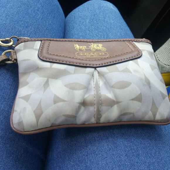 Purses - Picture 2 of 3